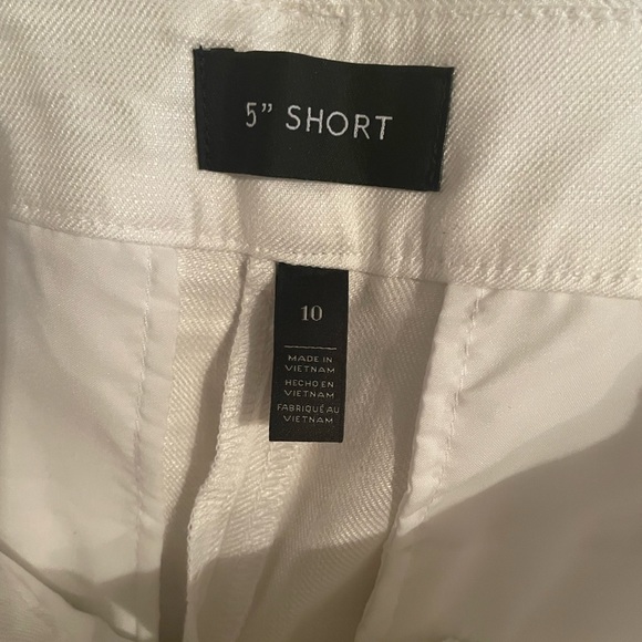 🤩White House Black Market Linen Shorts🌼 - Picture 5 of 5